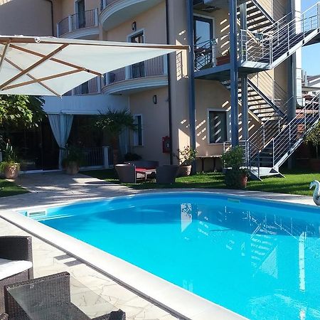 Gullo Hotel Acconia Екстериор снимка