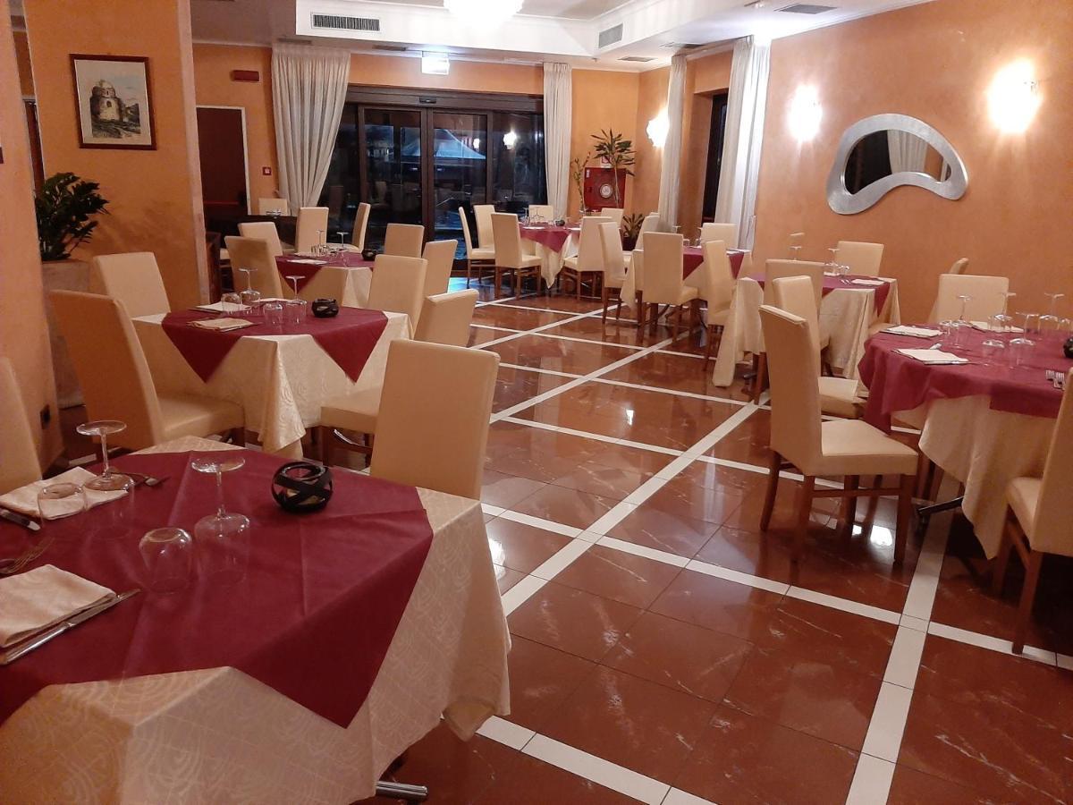 Gullo Hotel Acconia Екстериор снимка