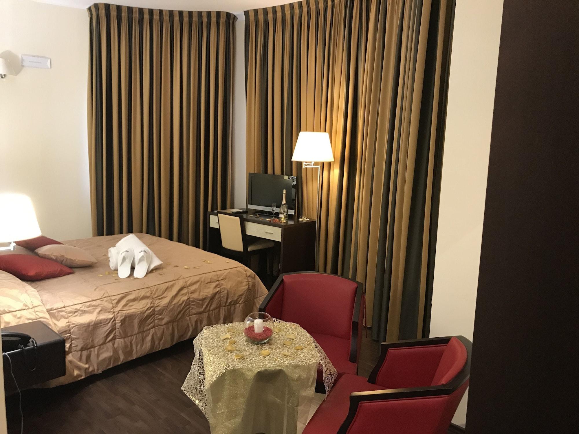 Gullo Hotel Acconia Екстериор снимка