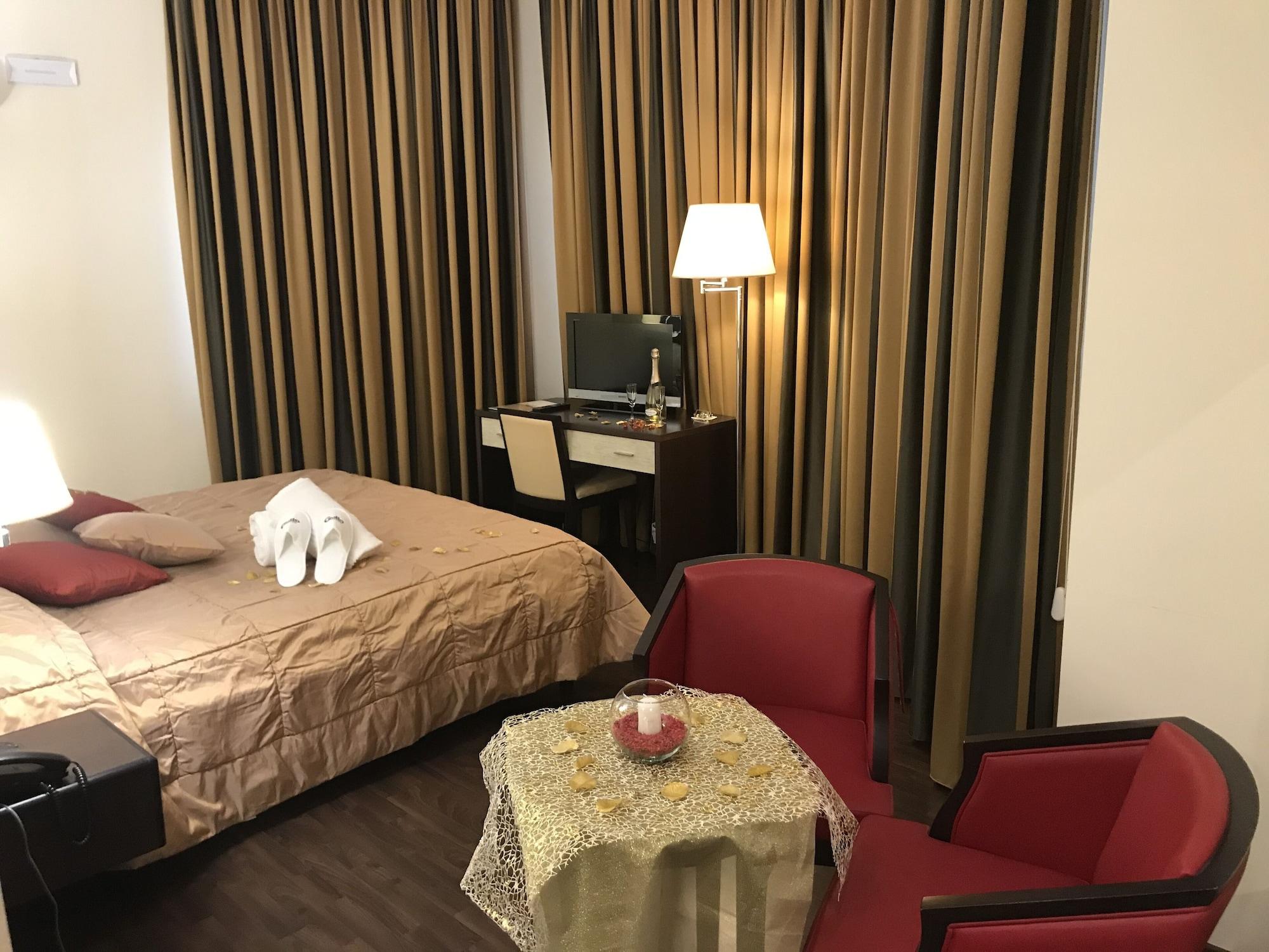 Gullo Hotel Acconia Екстериор снимка